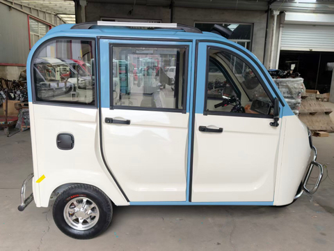Covered electric tricycle